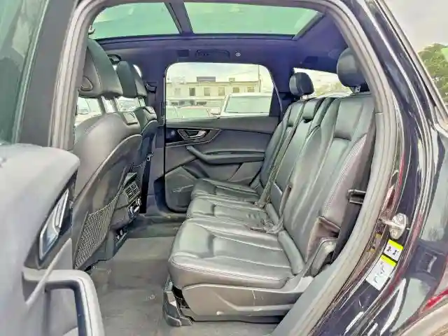 WA1LAAF7XKD008942 2019 AUDI Q7-5