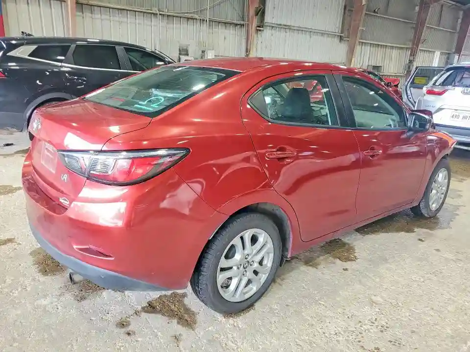 3MYDLBYV1JY303902 2018 TOYOTA YARIS-2