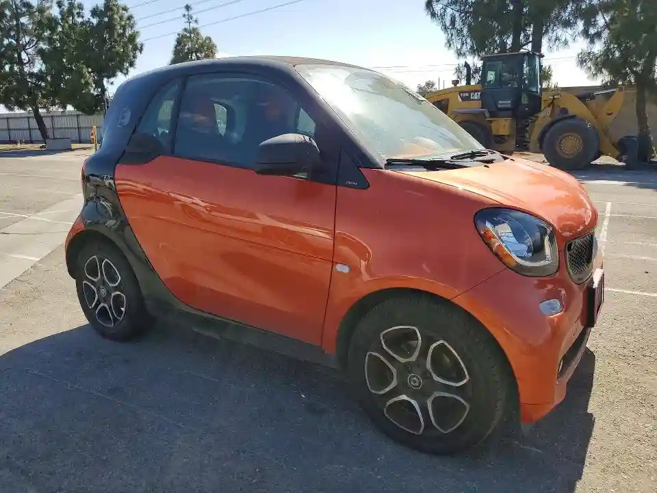 WMEFJ9BA5JK265781 2018 SMART FORTWO-3