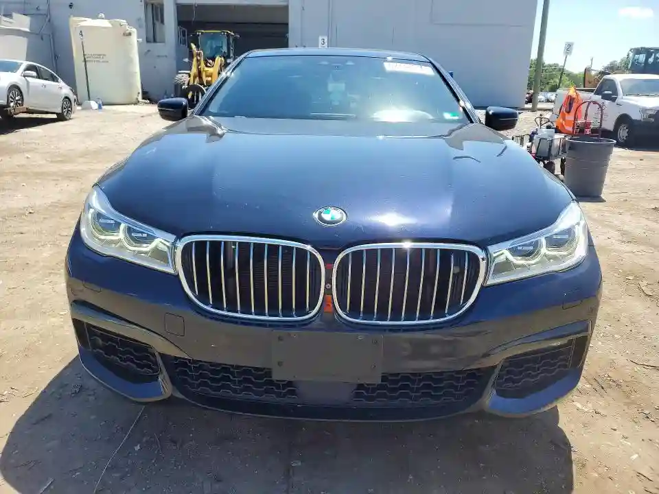 WBA7F2C58JB238164 2018 BMW 7 SERIES-4