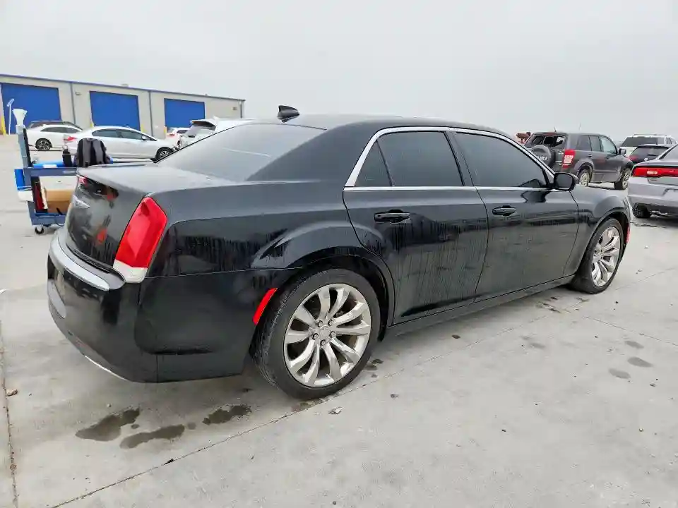 2C3CCAAGXLH117773 2020 CHRYSLER 300-2