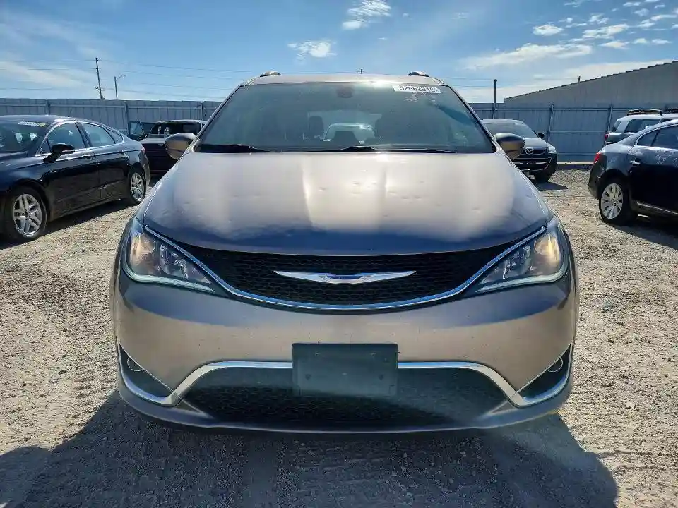 2C4RC1BG8JR167325 2018 CHRYSLER PACIFICA-4