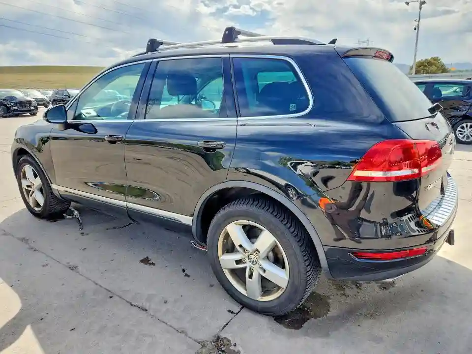 WVGEK9BP3CD005992 2012 VOLKSWAGEN TOUAREG-1
