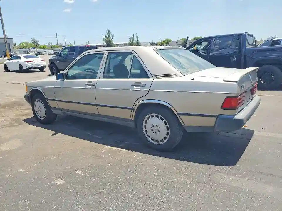 WDBDA28D6JF409683 1988 MERCEDES BENZ 190-CLASS-1