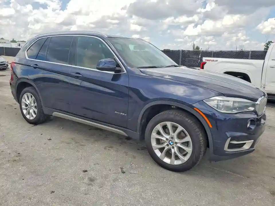 5UXKS4C52J0Y19643 2018 BMW X5-3