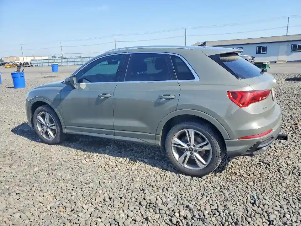 WA1EECF37N1072206 2022 AUDI Q3-1