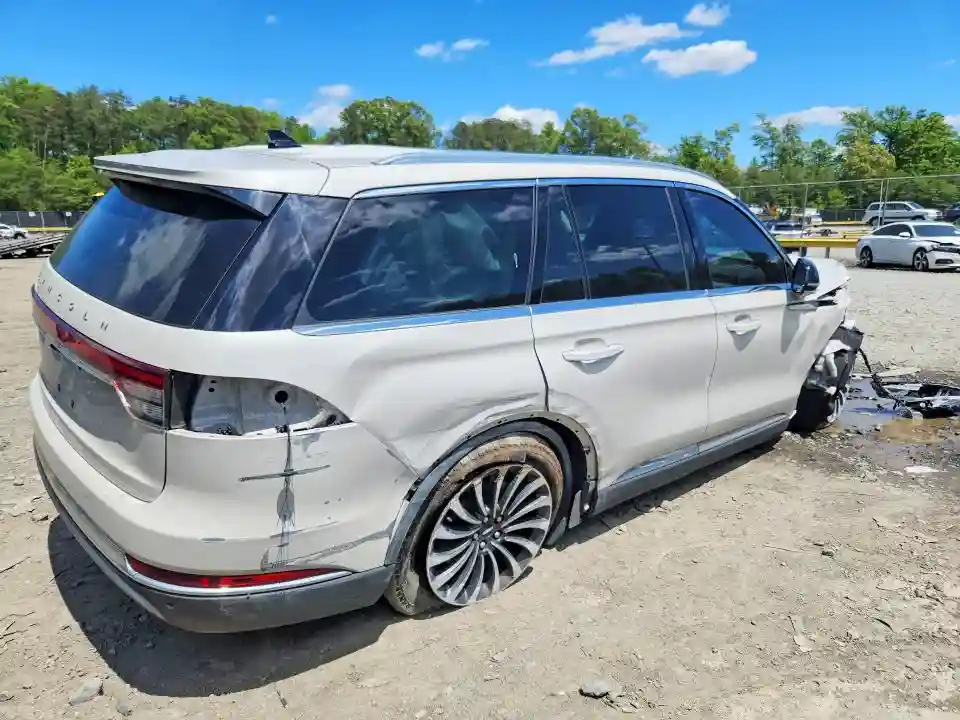 5LM5J7XC4RGL01587 2024 LINCOLN AVIATOR-2