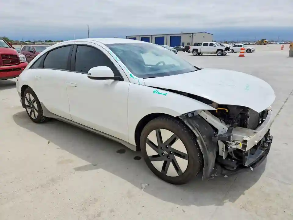 KMHM24AA7RA071922 2024 HYUNDAI IONIQ 6 SE-3