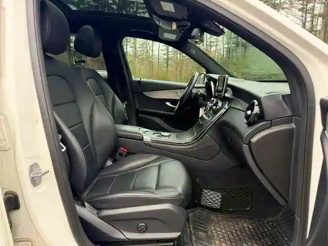 WDC0G4KB4KV136679 2019 MERCEDES-BENZ GLC-CLASS-4