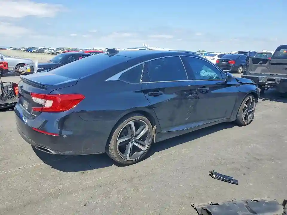 1HGCV1F3XJA223956 2018 HONDA ACCORD-2
