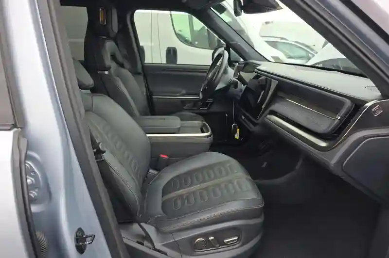 7PDSGABA4PN019950 2023 RIVIAN RIS-4