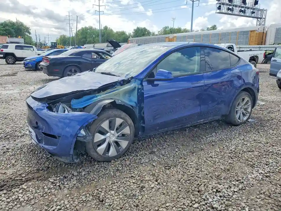7SAYGDEEXPF703856 2023 TESLA MODEL Y-0
