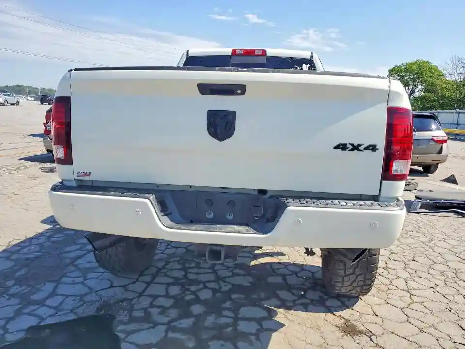 3C6UR5FJ0JG370163 2018 RAM 2500-5