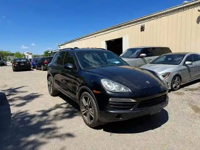 WP1AB2A23CLA45610 2012 PORSCHE CAYENNE-0