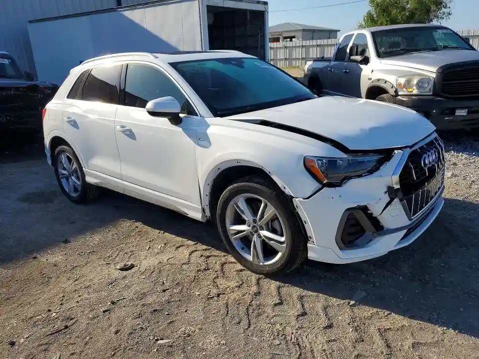WA1DECF38M1056204 2021 AUDI Q3-3