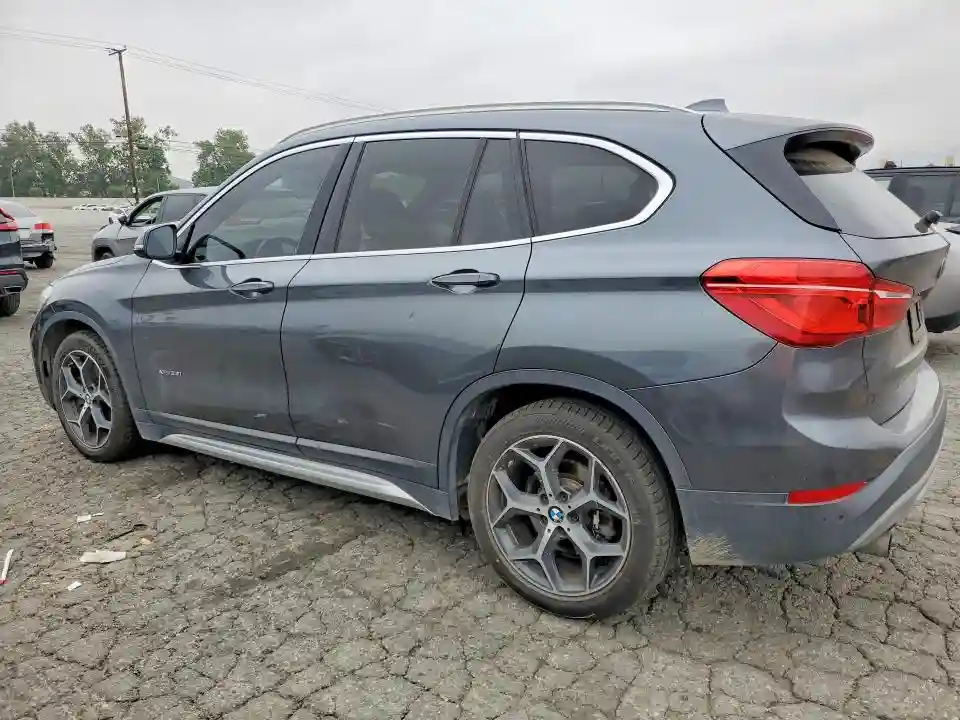 WBXHT3C36H5F84264 2017 BMW X1-1