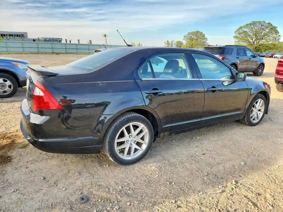 3FAHP0JG3AR227135 2010 FORD FUSION-2