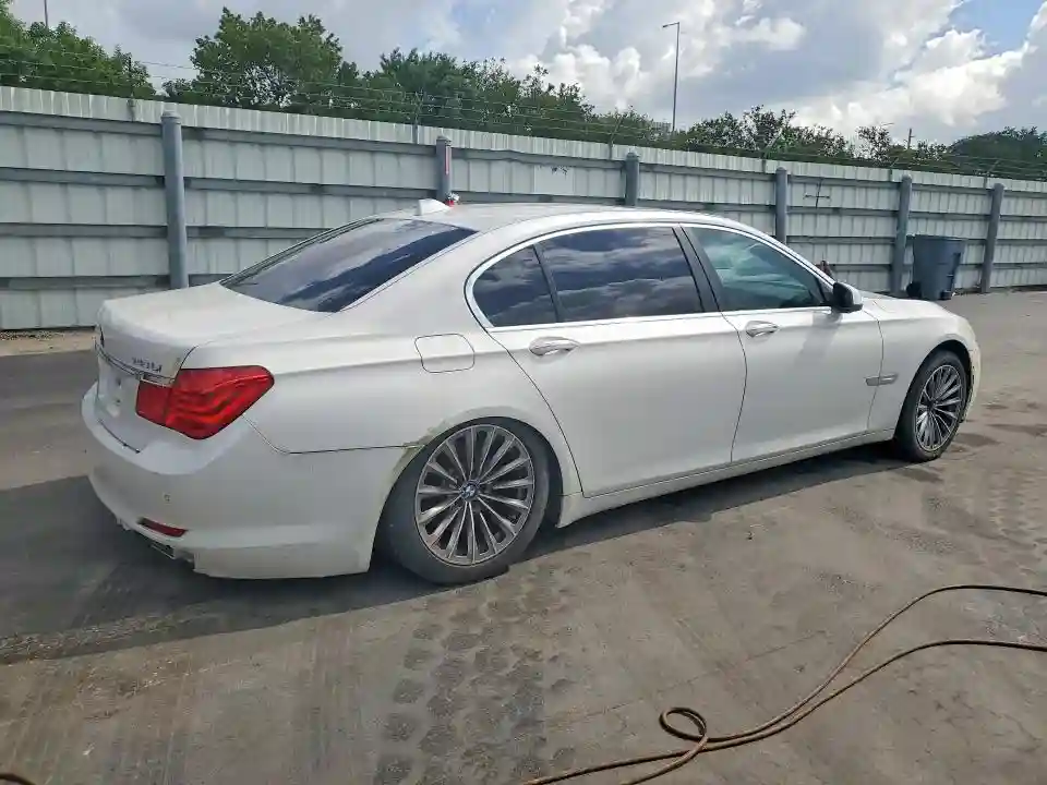 WBAKB4C5XCC576017 2012 BMW 7 SERIES-2