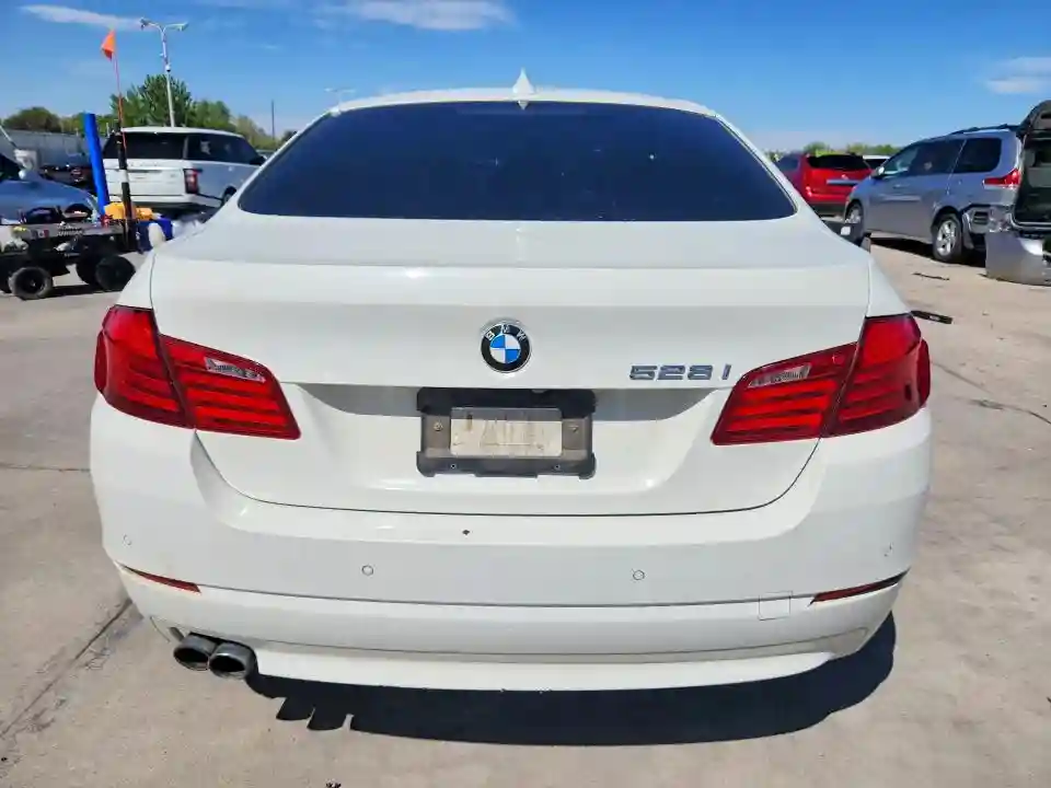 WBAXG5C5XCDW24039 2012 BMW 5 SERIES-5