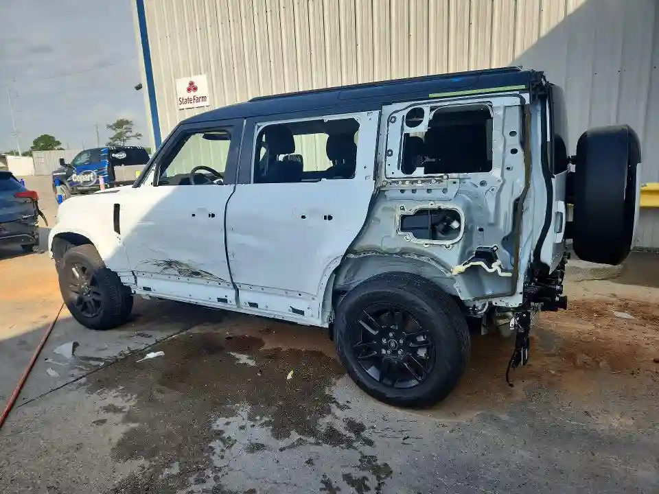 SALEJ7EX1P2239436 2023 LAND ROVER DEFENDER-1
