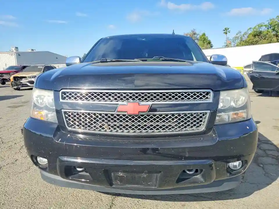 1GNSKKE77DR377325 2013 CHEVROLET SUBURBAN-4