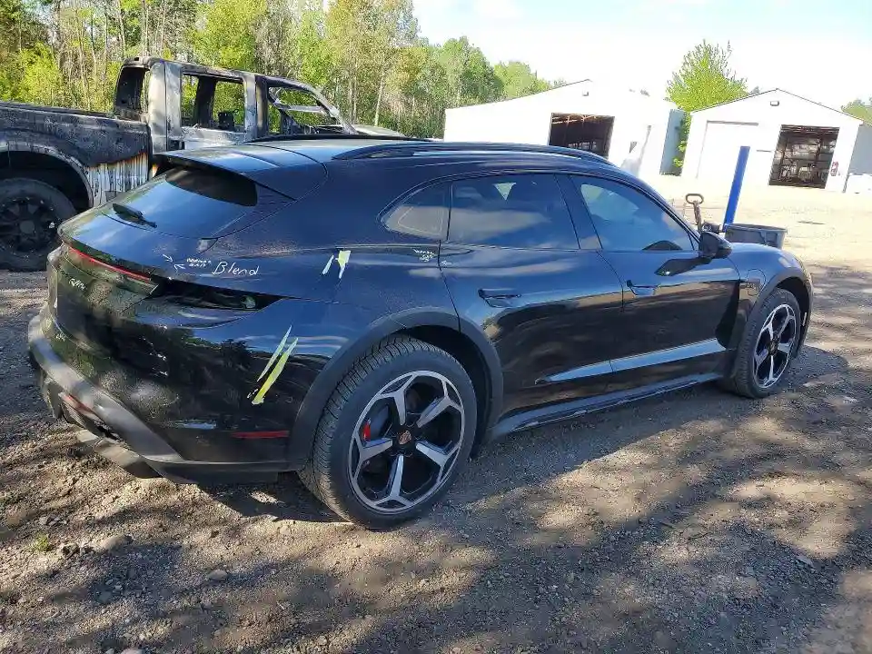 WP0BB2Y19SSA73129 2025 PORSCHE TAYCAN-2