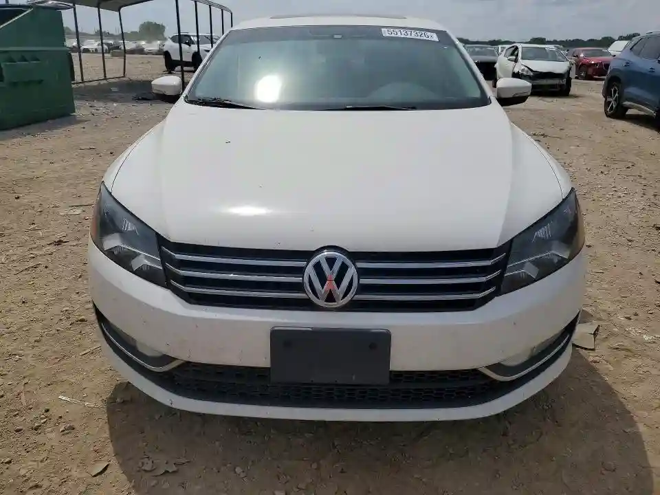 1VWBS7A3XFC032981 2015 VOLKSWAGEN PASSAT-4