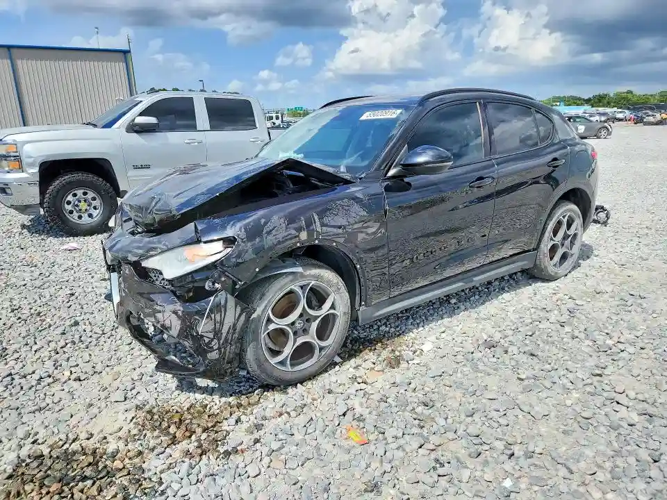 ZASFAKPN8J7B79599 2018 ALFA ROMEO STELVIO-0