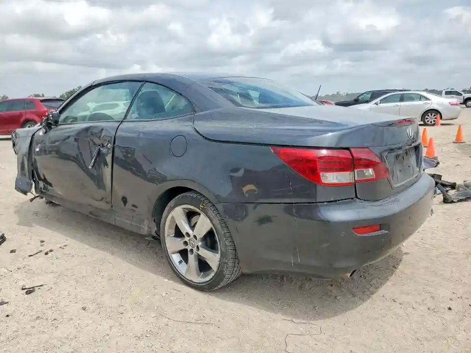 JTHFE2C29B2505352 2011 LEXUS IS-1