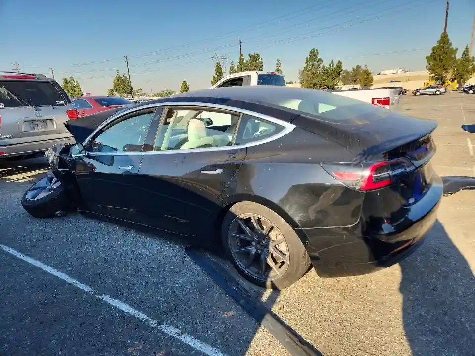 5YJ3E1EB8KF391577 2019 TESLA MODEL 3-1