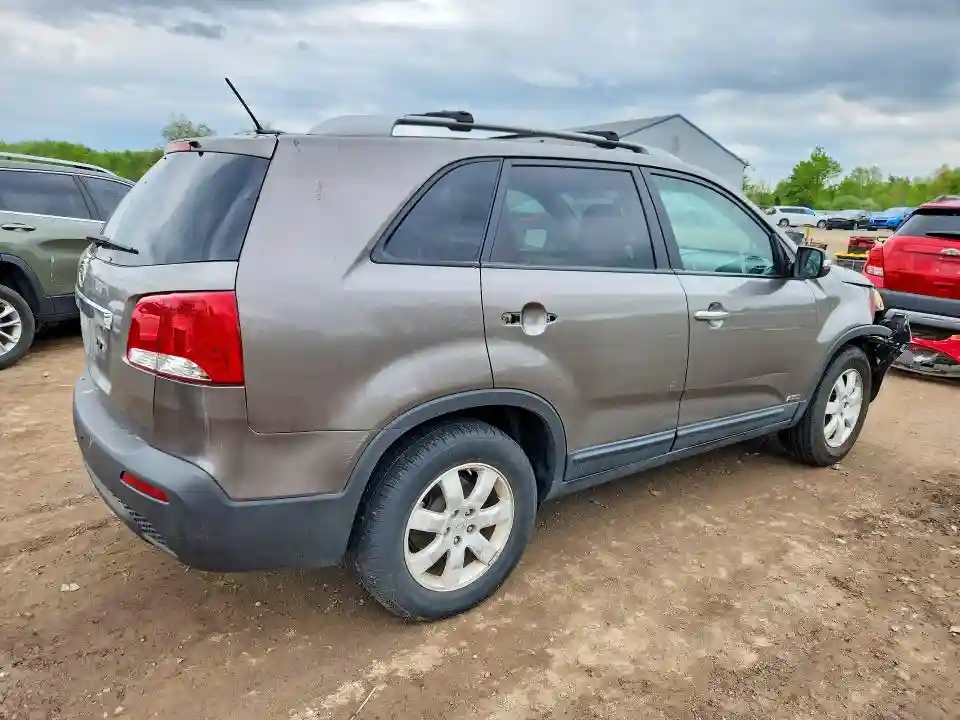 5XYKTDA20BG129666 2011 KIA SORENTO-2