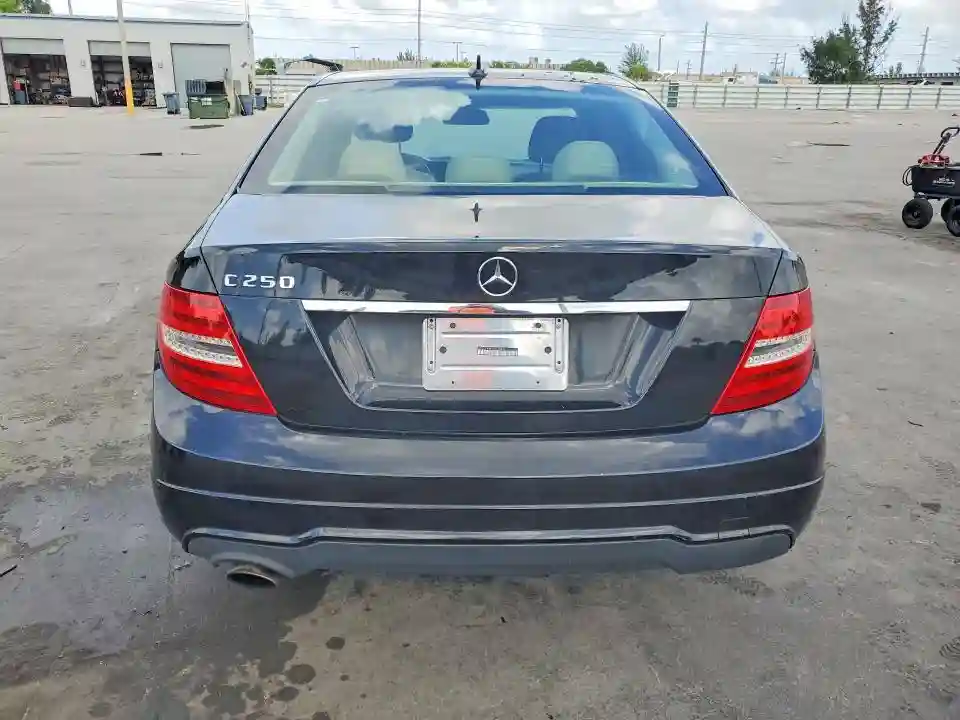 WDDGF4HB9CR215862 2012 MERCEDES-BENZ C-CLASS-5