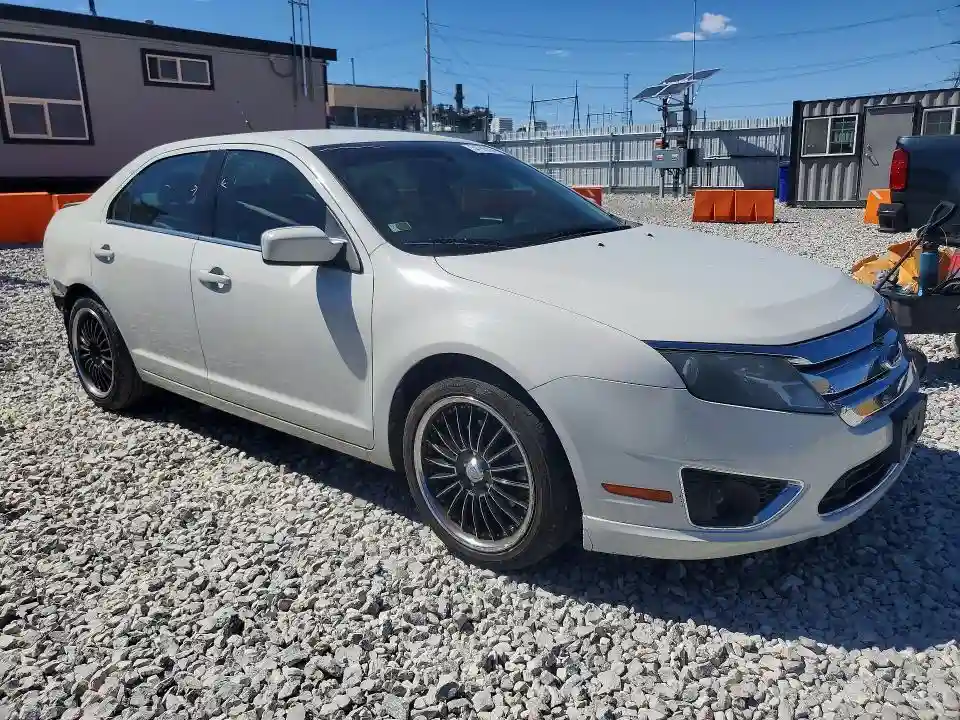 3FAHP0JG7BR261807 2011 FORD FUSION-3
