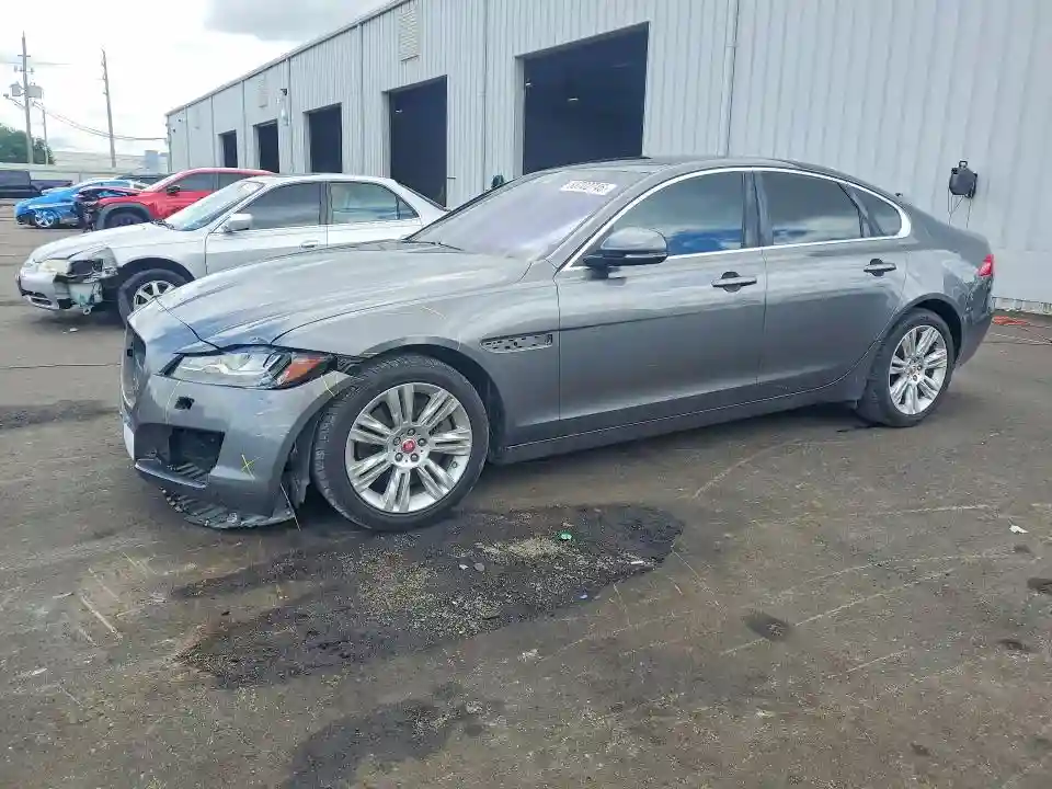 SAJBD4BV7HCY33335 2017 JAGUAR XF-0