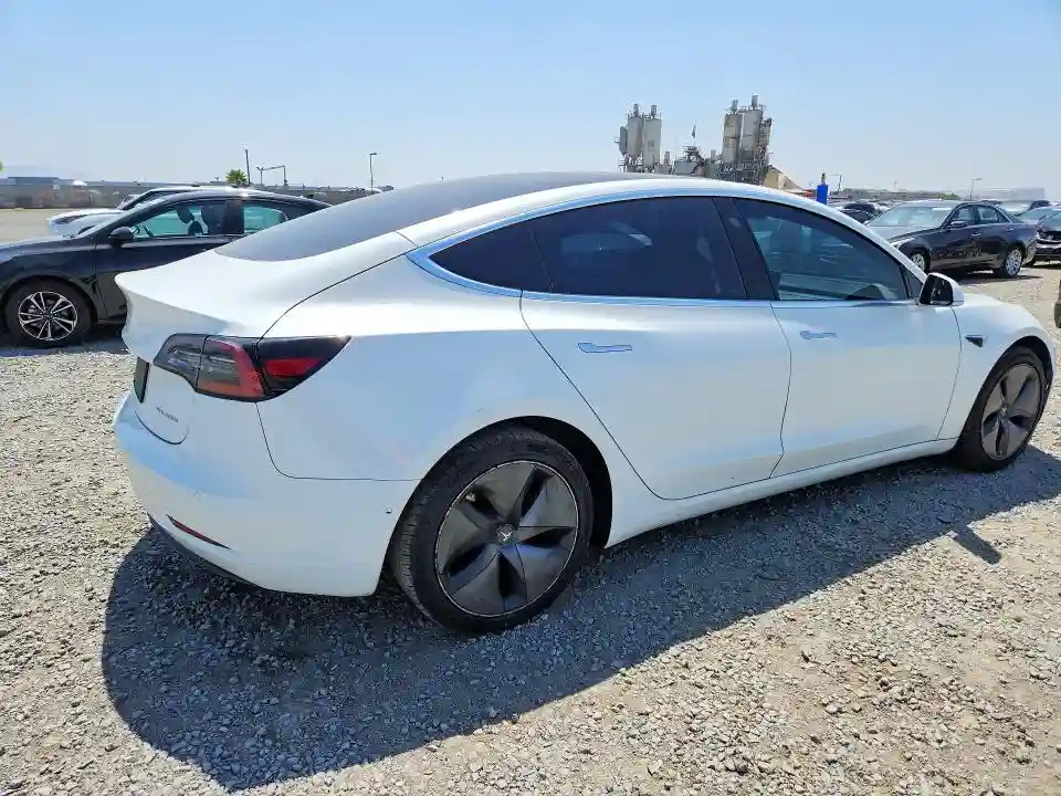 5YJ3E1EB5LF636532 2020 TESLA MODEL 3-2