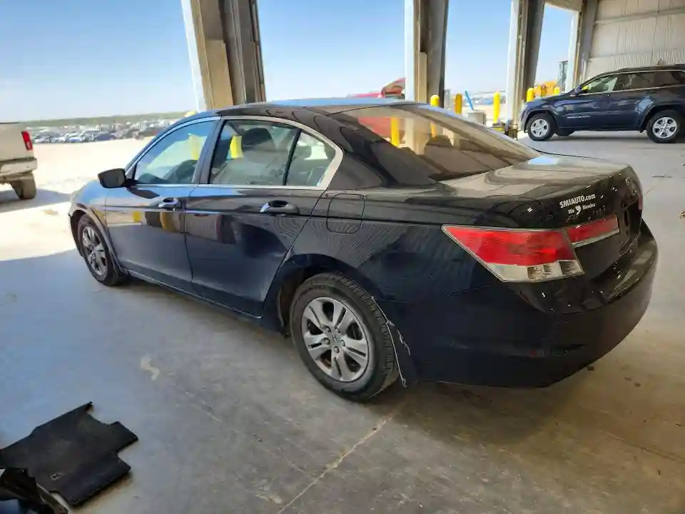 1HGCP2F60BA138877 2011 HONDA ACCORD-1