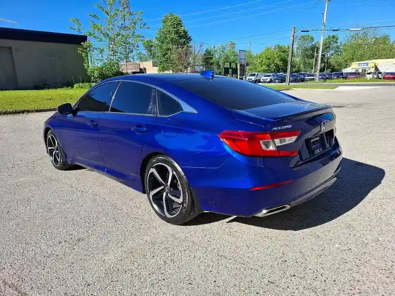 1HGCV1F37JA811183 2018 HONDA ACCORD-2