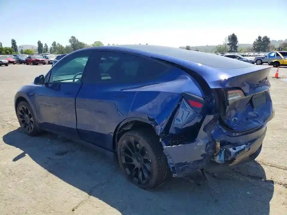 7SAYGDEE9PF748576 2023 TESLA MODEL Y-1