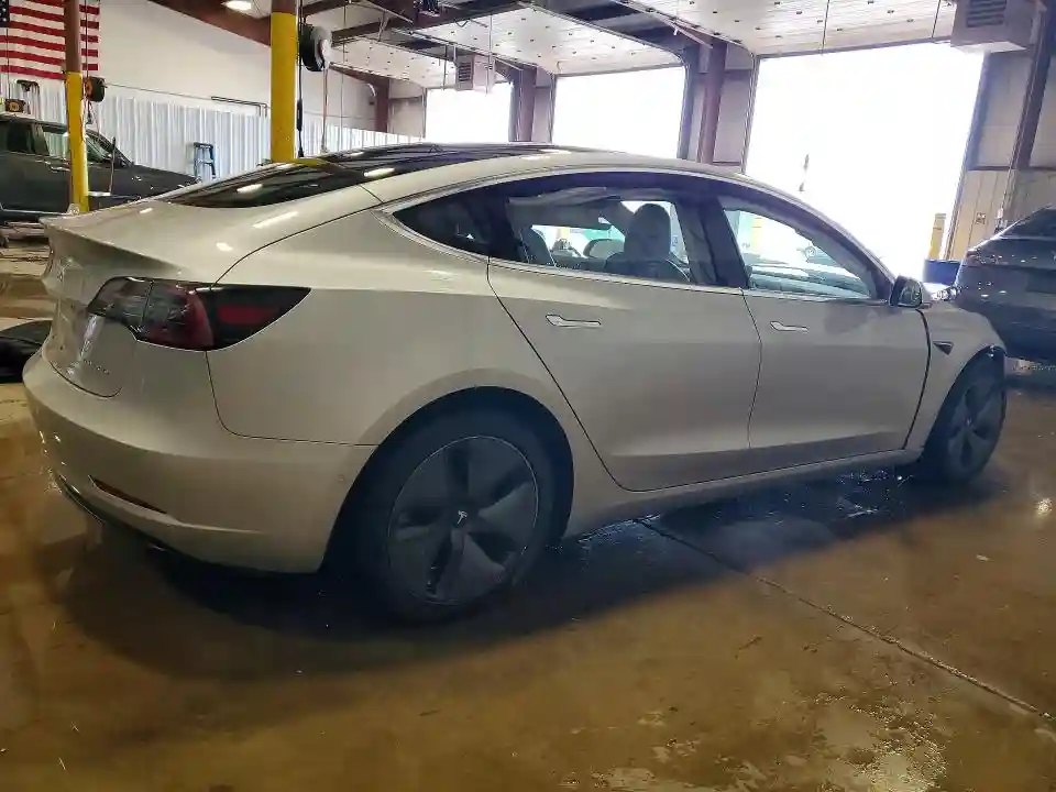 5YJ3E1EB2JF091094 2018 TESLA MODEL 3-2