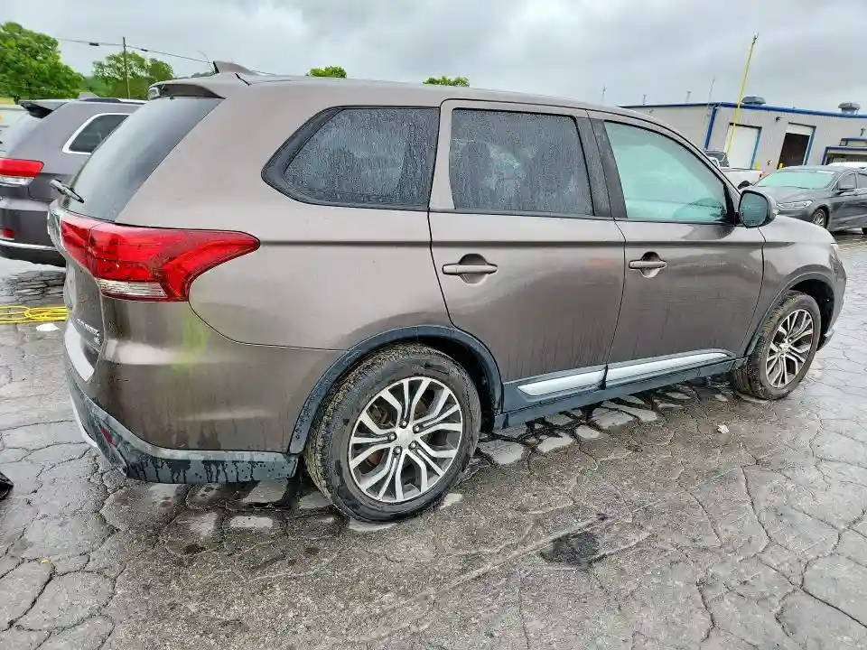 JA4AD3A36JZ017556 2018 MITSUBISHI OUTLANDER-2