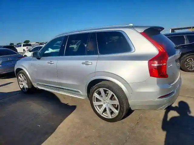 YV4A22PL8J1199706 2018 VOLVO XC90-1