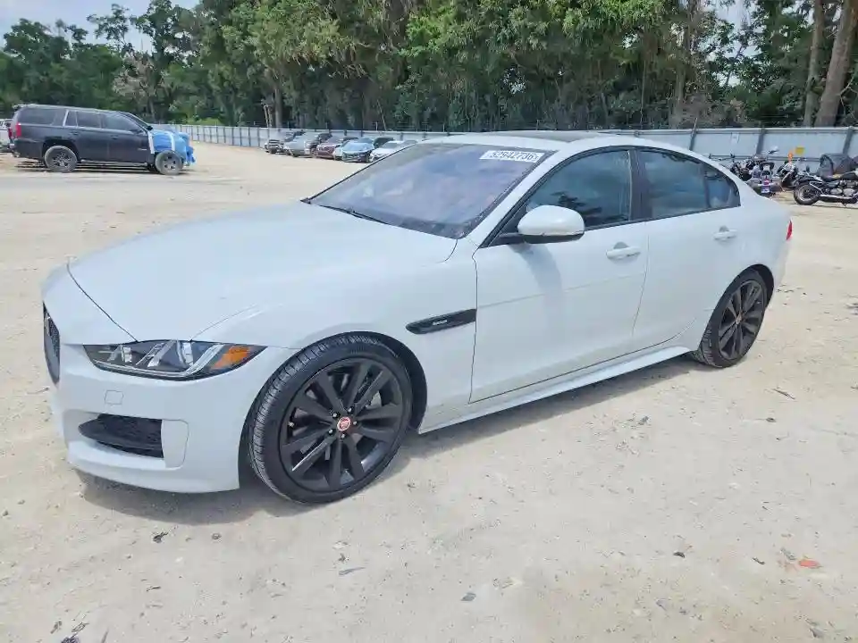 SAJAF4BV4HA971352 2017 JAGUAR XE-0