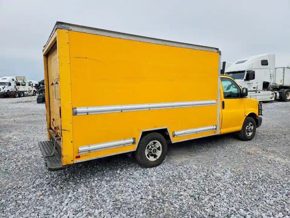 1GDY72CAXB1900878 2011 GMC SAVANA-2