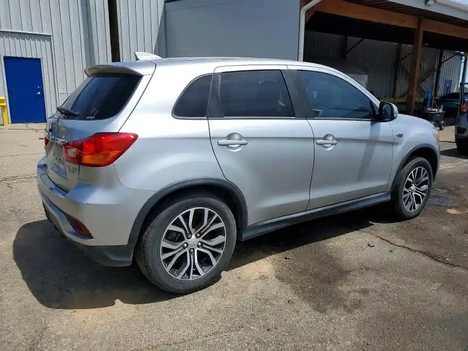 JA4AR3AU4JU025033 2018 MITSUBISHI OUTLANDER-2