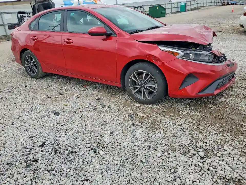 3KPF24AD9RE701444 2024 KIA FORTE LXS-3