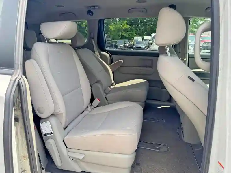 KNDMB5C18K6525496 2019 KIA SEDONA-5