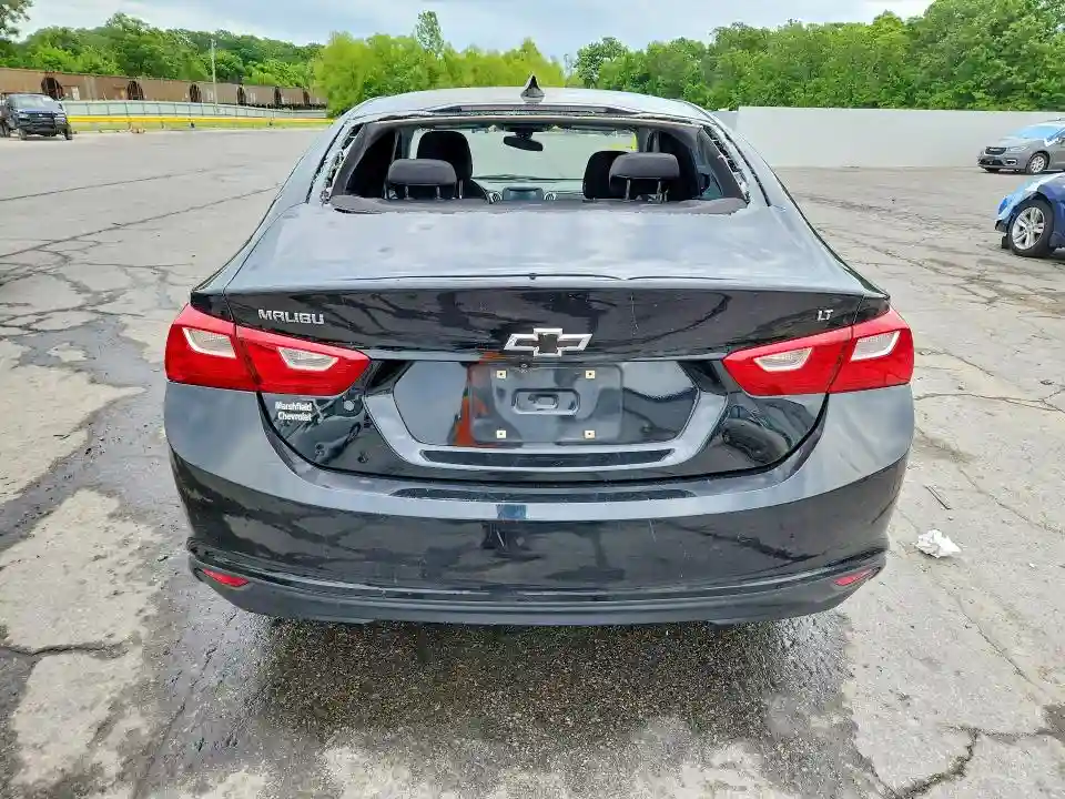 1G1ZD5ST2JF266613 2018 CHEVROLET MALIBU-5