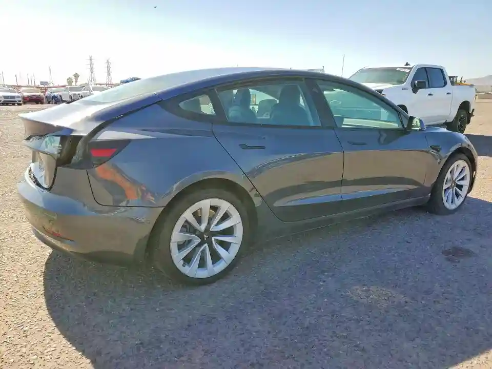 5YJ3E1EA8NF303896 2022 TESLA MODEL 3-2