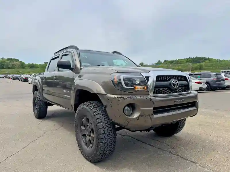 3TMLU4EN8BM060850 2011 TOYOTA TACOMA-0