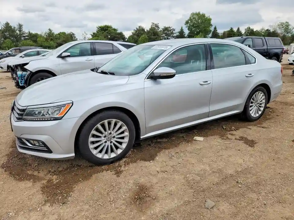 1VWBT7A39GC024630 2016 VOLKSWAGEN PASSAT-0